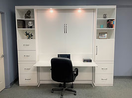 Manhattan with Stay Level Desk